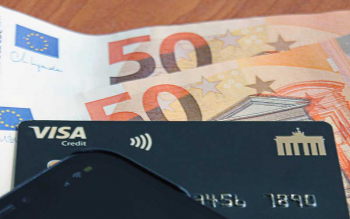 Bargeld und Deutschland-Kreditkarte