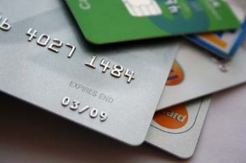Revolving Kreditkarten sind auf dem Vormasch