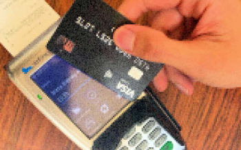 Bezahlen mit der Deutschland-Kreditkarte als Pixelgrafik